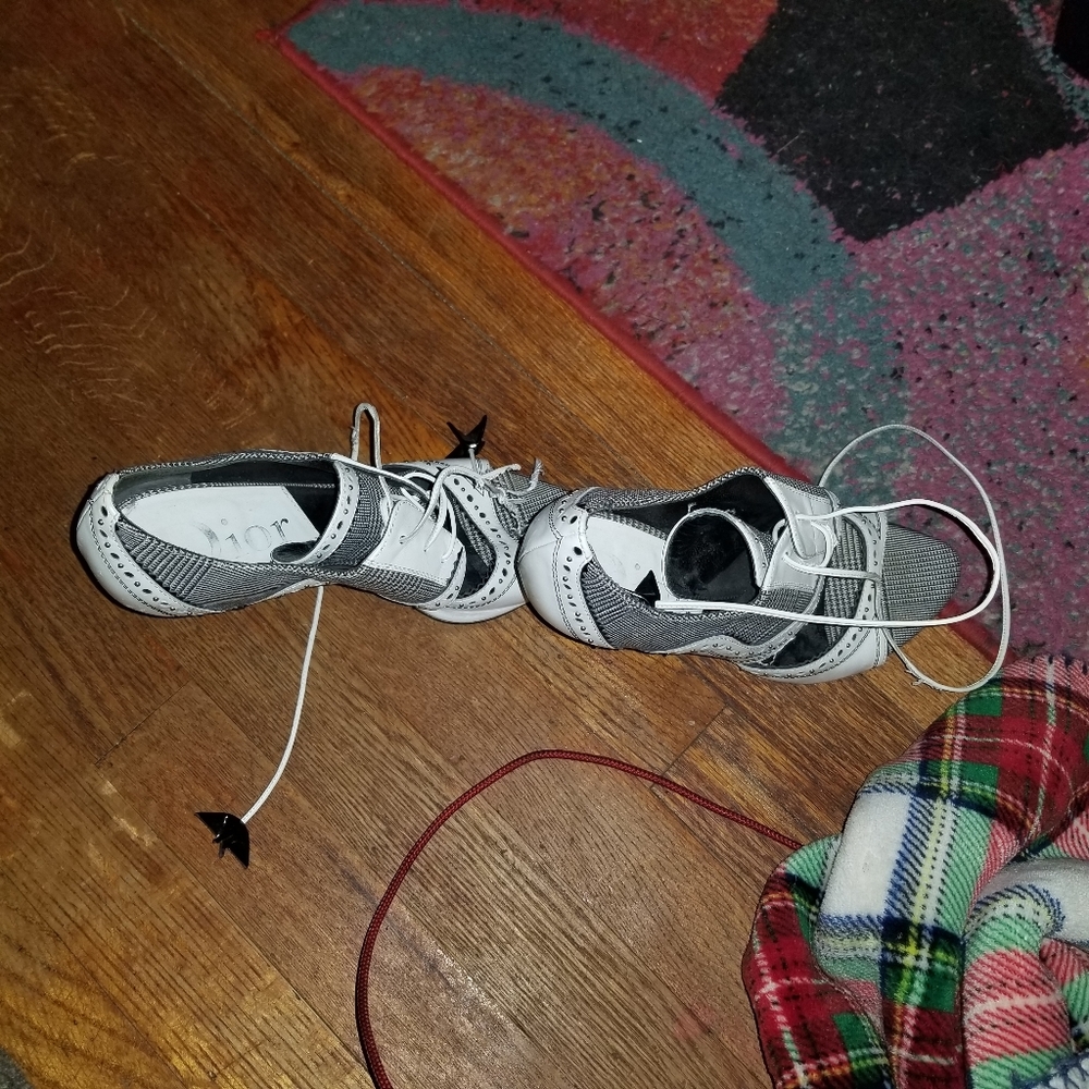 Shoes - Picture 6 of 10